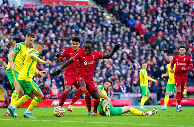 里程碑夜!里昂门线救险;德甲窗口期刷纪录;气氛紧张;细节决定成败的简单介绍 里程碑夜!里昂门线救险;德甲窗口期刷纪录;气氛紧张;细节决定成败的简单介绍