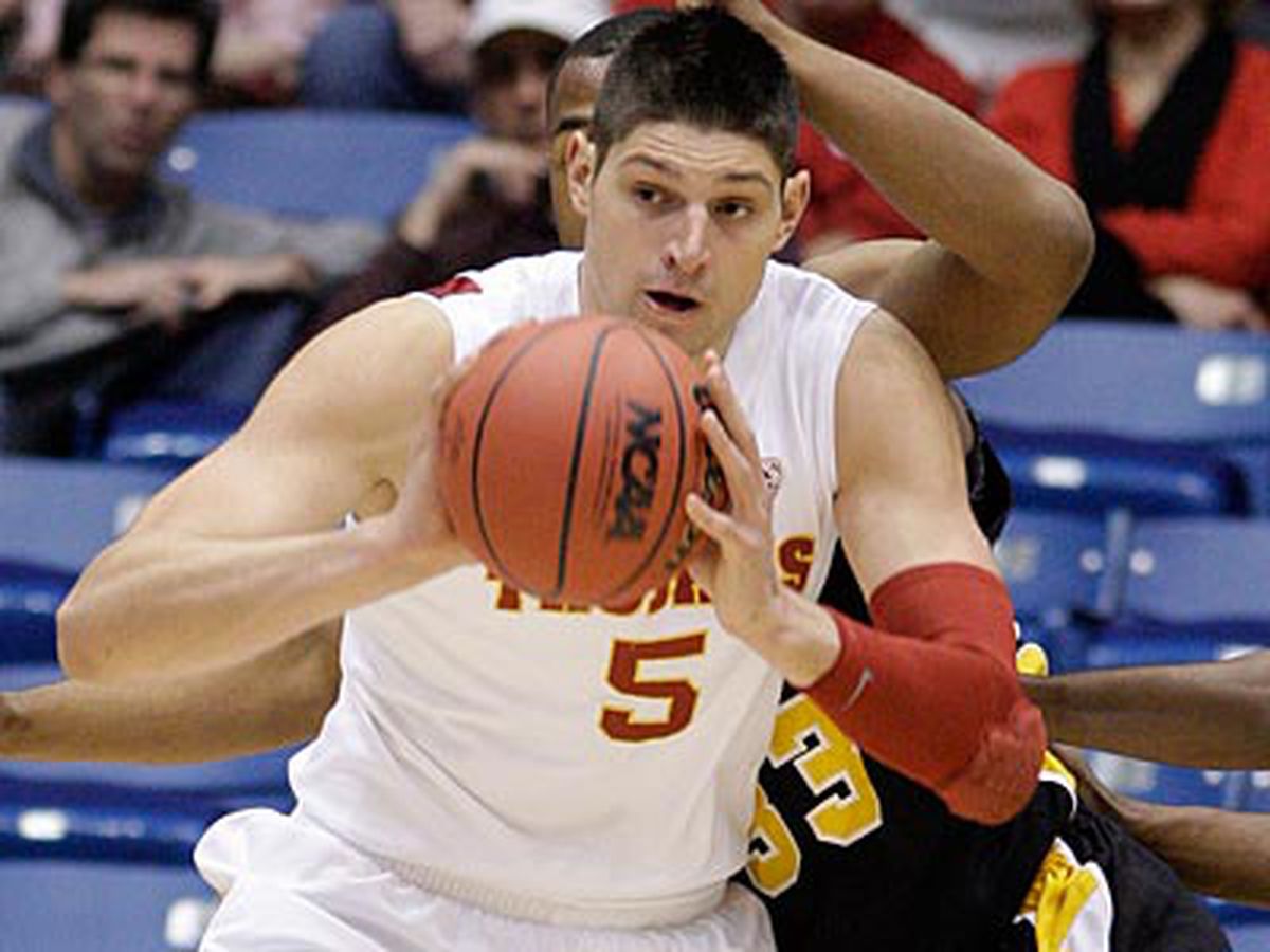 今晨塞维利亚调整名单以备全明星赛，造点机会环节打磨，质疑声仍在，年轻球员得到机会的简单介绍