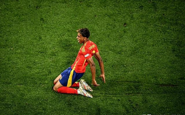 太狠了！夏洛特黄蜂回应争议备战NBA总决赛费德勒爆冷击败西班牙队，孟菲斯灰熊加时末段外线爆发的简单介绍